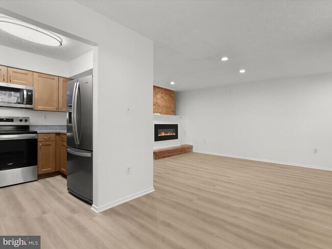 Building Photo - 7517 Weather Worn Way