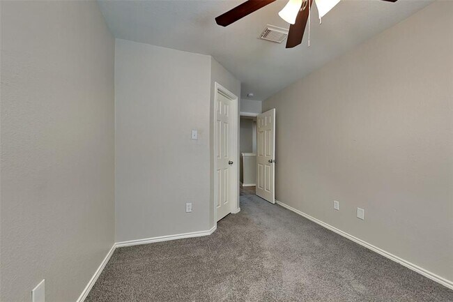 Building Photo - 417 Mystic Trail Loop