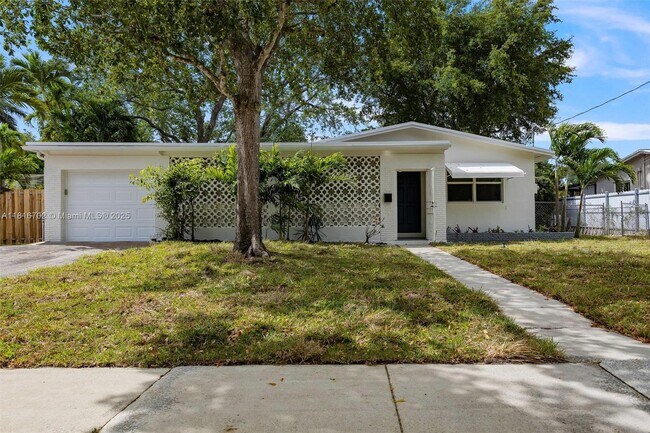 Building Photo - 5860 SW 13th St