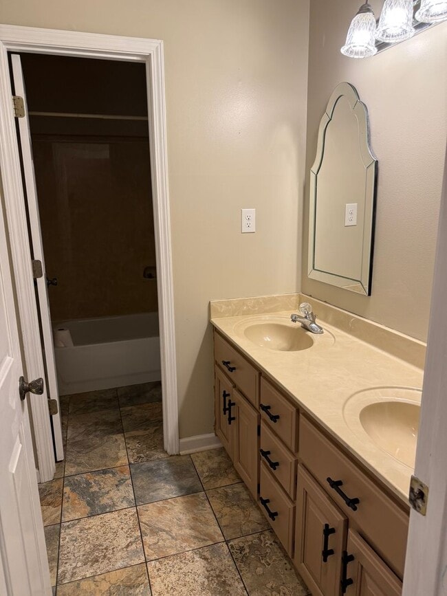 Building Photo - Beautiful 3 Bedroom 2 Bath in country setting