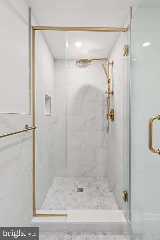 Building Photo - 135 S 19th St