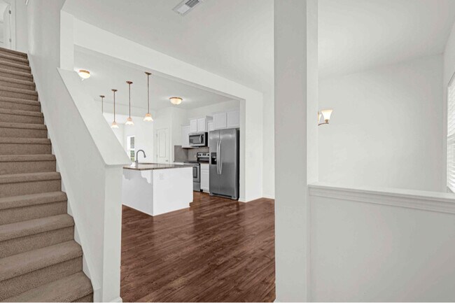 Building Photo - 112 Davenport Dr