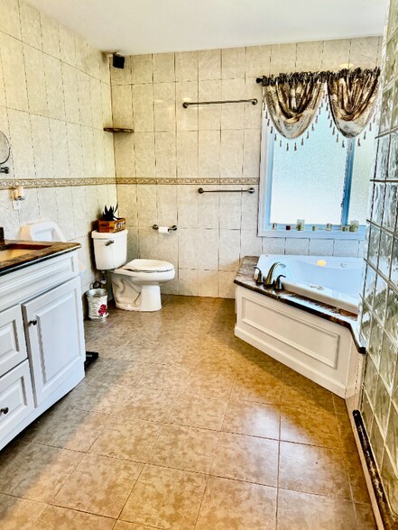 Building Photo - 2 Papakating Rd