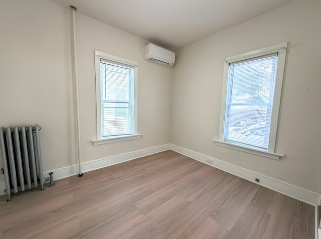 Building Photo - 585 Chestnut St