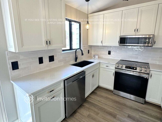 Building Photo - 5550 E 130th Dr