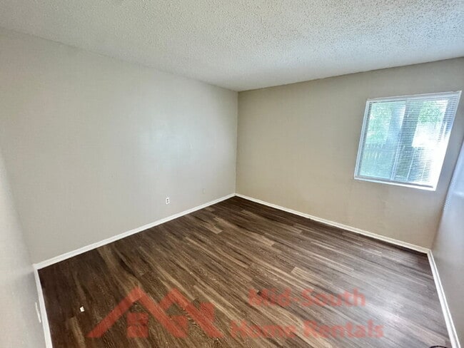 Building Photo - 4579 Buffer Dr