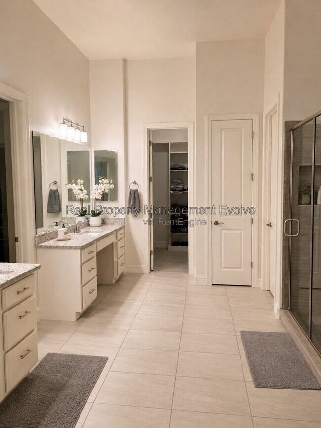 Building Photo - 2307 E Mahogany Pl