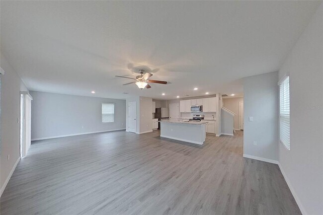 Building Photo - 8670 SW 43rd Ter