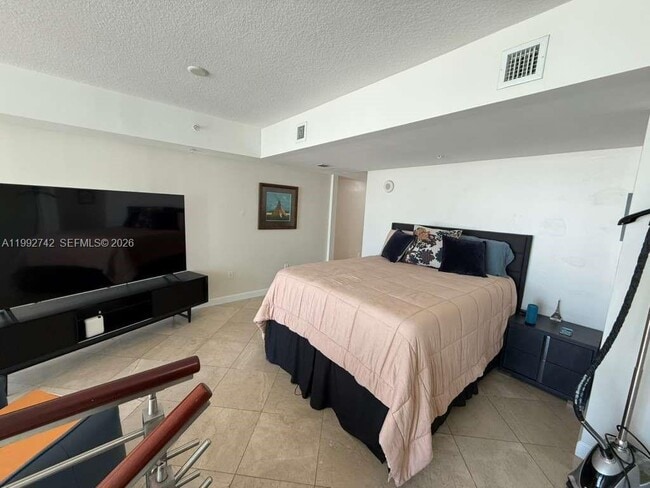 Building Photo - 41 SE 5th St