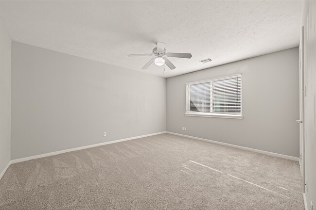 Building Photo - 1918 Shadow Forest Dr