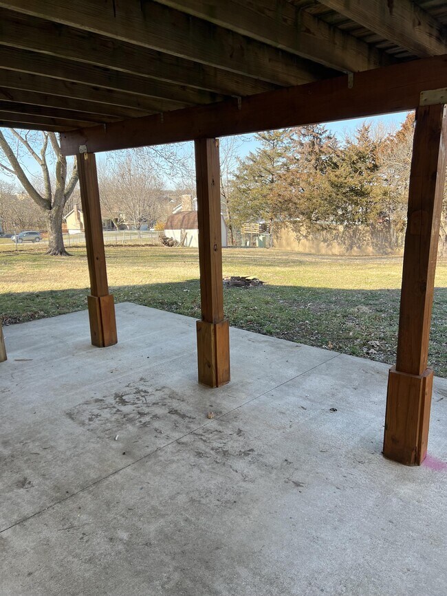 Building Photo - 503 Aspen Way