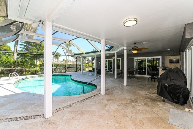 Building Photo - 4 Bed + Den and 3 Bath 2,093 Sq Ft Pet-Friendly