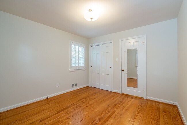 Building Photo - MUST SEE! Cozy Corner Cape in Chevy Chase is Move-in Ready!