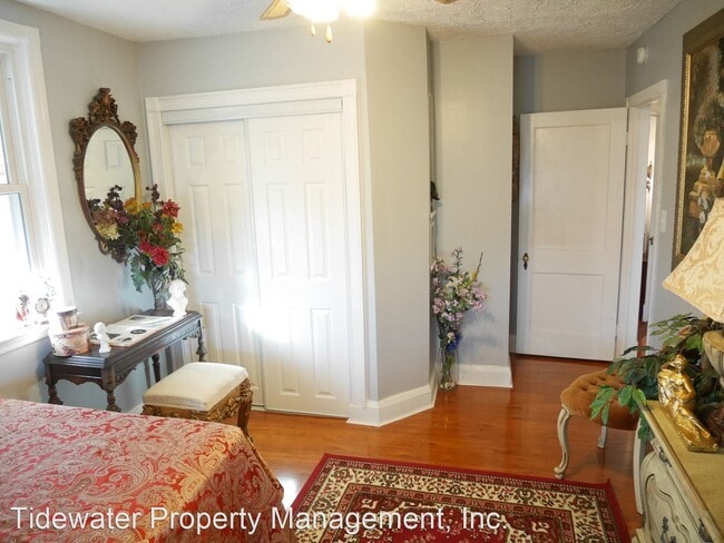 Building Photo - 3 br, 2.5 bath House - 2825 Harview Ave