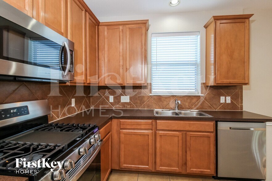 Building Photo - 9921 Shelburne Rd