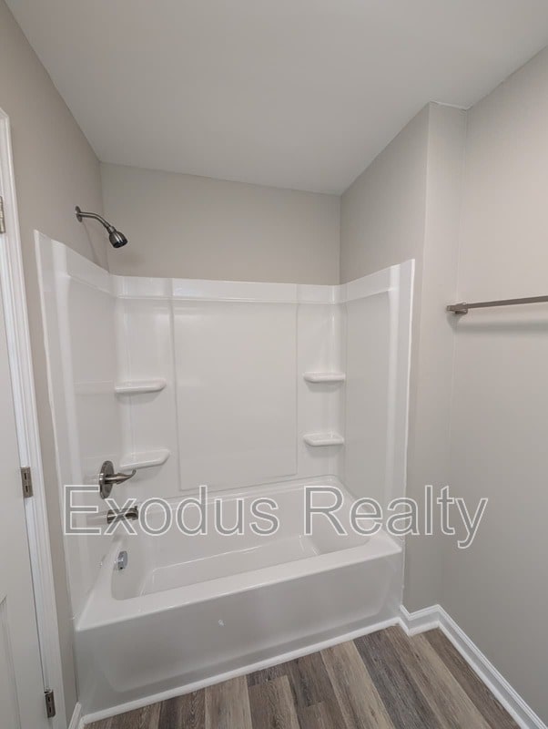 Building Photo - 414 Maple Ave