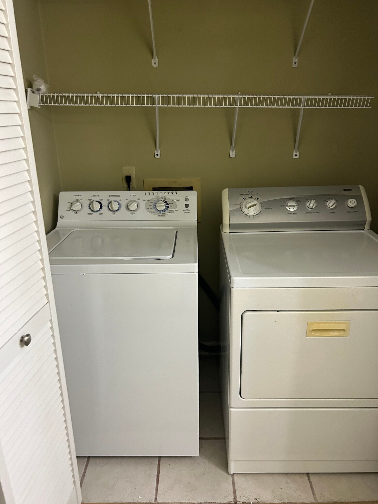 Building Photo - 102 Bainbridge Dr