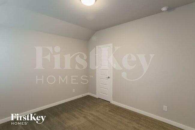 Building Photo - 2516 Elm Pl