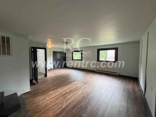 Building Photo - 18 Iowa-