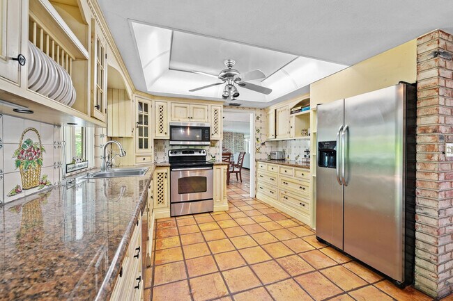 Building Photo - 4620 NE 25th Ave