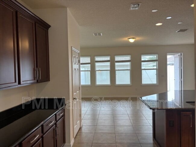 Building Photo - 8130 Red Stopper Ln