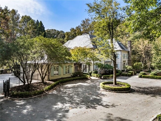 Building Photo - 2485 W Wesley Rd NW