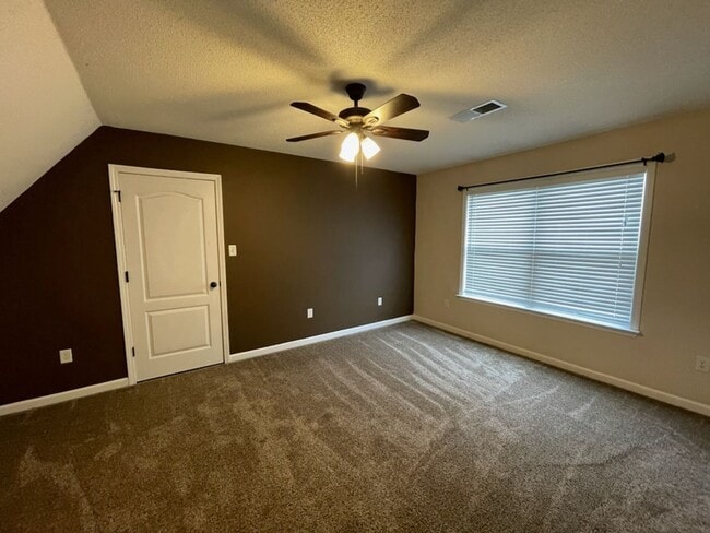 Building Photo - 5 BEDROOMS, great home located in Olive Br...