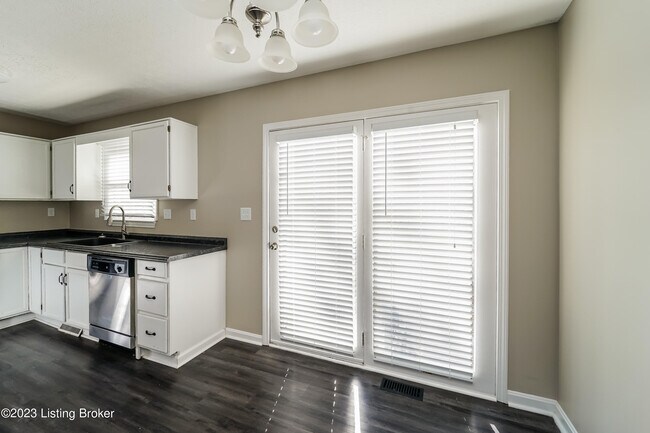 Building Photo - 8716 Astrid Ave