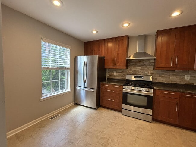 Building Photo - 4666 Louise St Claire Dr