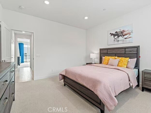 Building Photo - 352 Tank