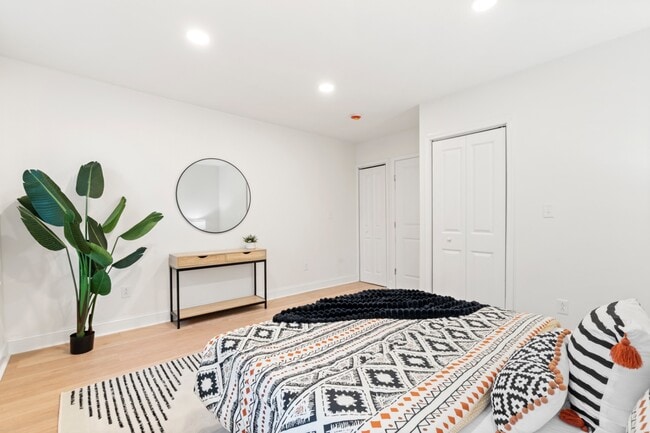 Building Photo - 1638 Latona St