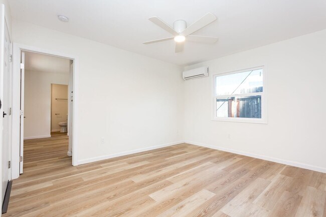 Building Photo - COMING SOON!! Amazing Renovated 1-BR Unit ...