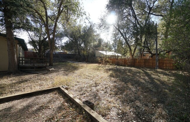 Building Photo - 1912 Cascade Ln