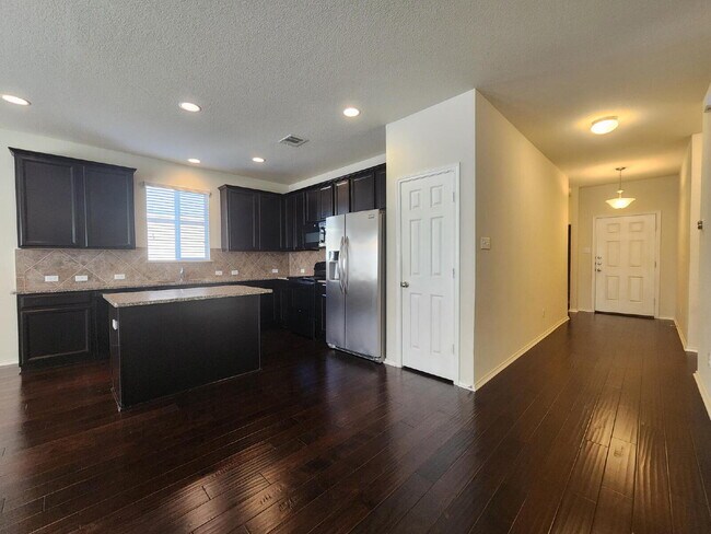 Building Photo - You do not want to miss out on this amazing 3-bedroom home in the Alta Vista area of Temple.  Thi...