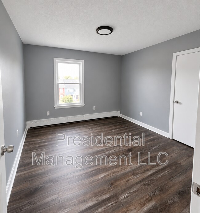 Building Photo - 56 Judson St
