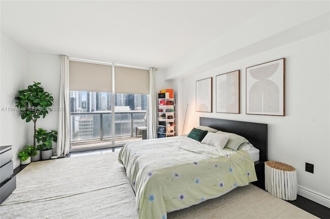 Building Photo - 55 SE 6th St