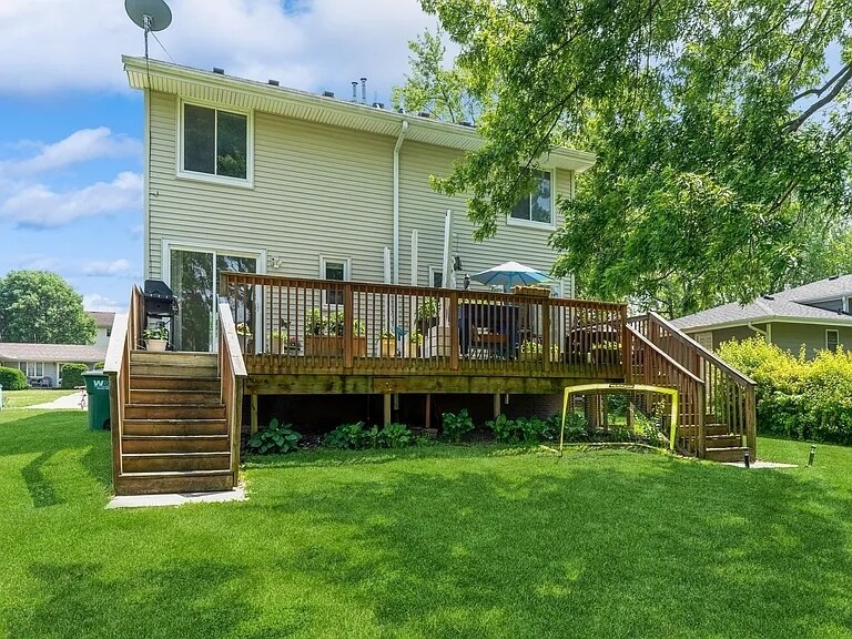 Building Photo - 1012 W 1st Ave