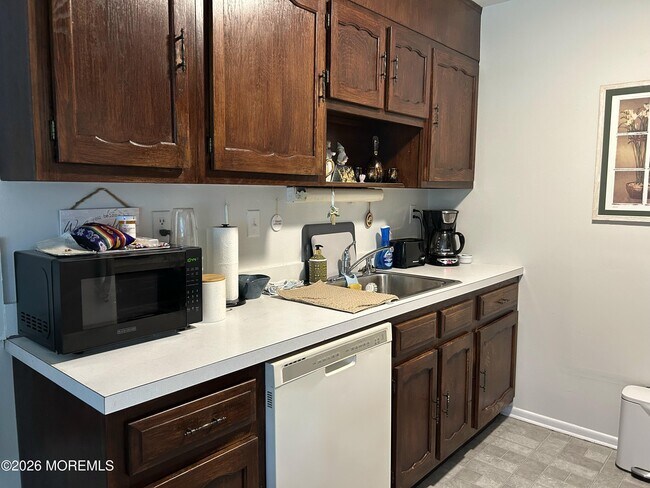 Building Photo - 1211D Shetland Dr