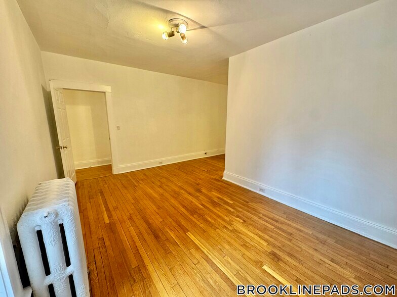 Building Photo - 37 Dwight St