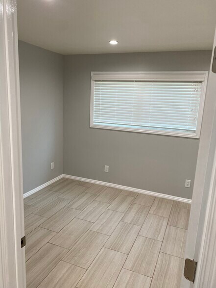 Building Photo - 8138 Blewett St