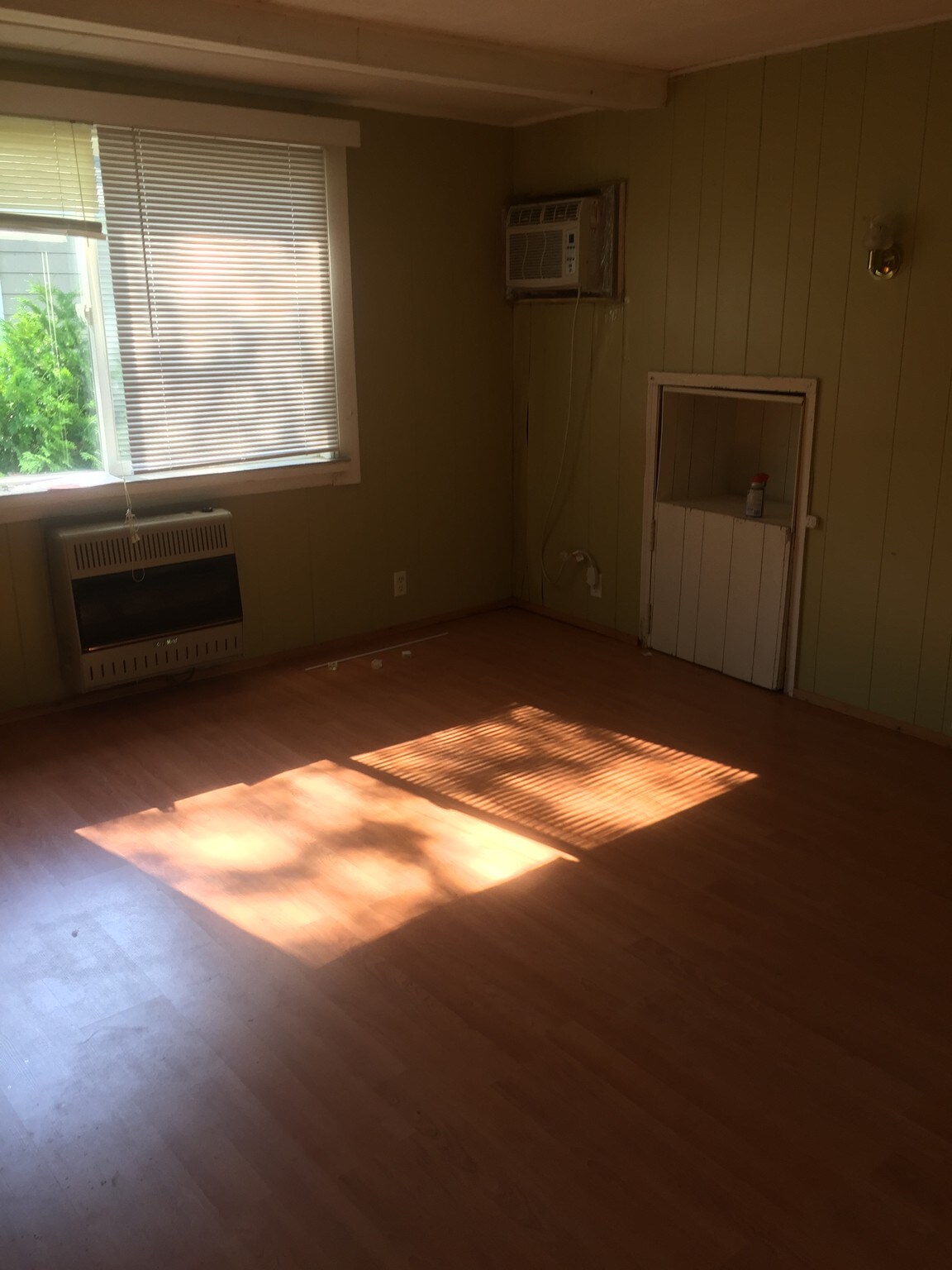 Building Photo - 35 Seel St