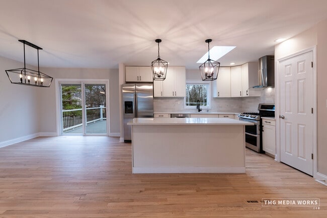 Building Photo - 24331 Davids Ct