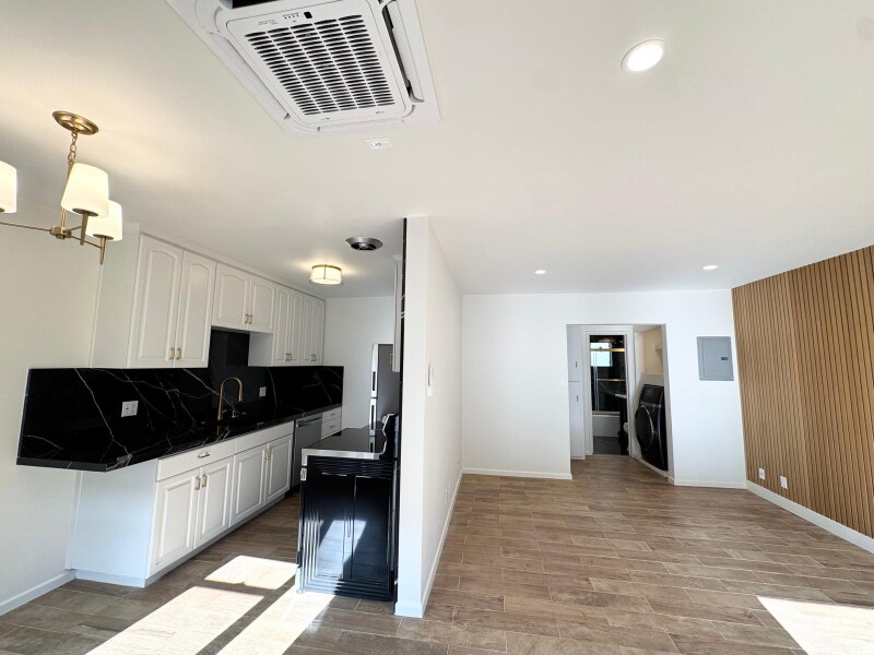 Building Photo - 1134 9th St