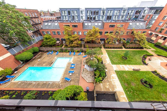 Building Photo - Modern, Spacious Allston Apt w/ Washer & Dryer in Unit, Right on the Green Line
