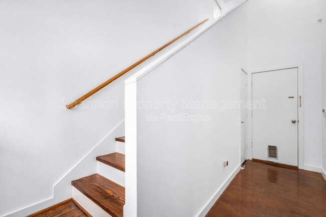 Building Photo - 906 Andrews St