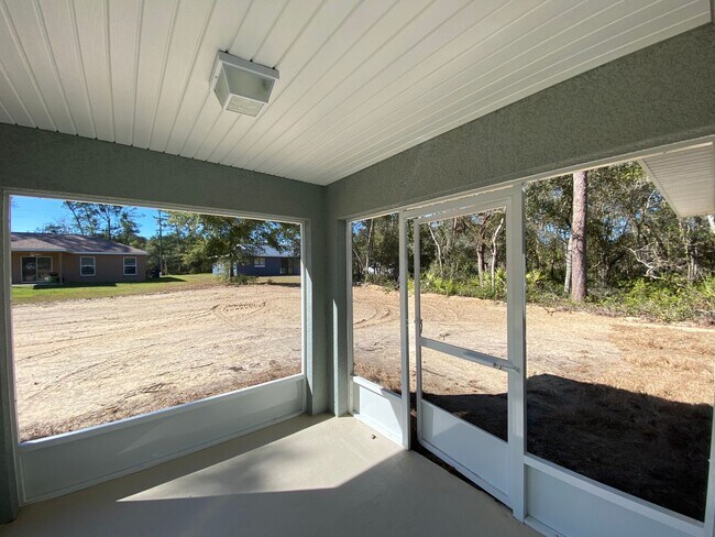 Building Photo - Custom Home - Desirable SW Ocala Neighborh...