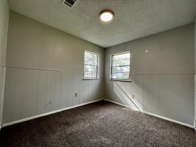 Building Photo - 6612 Whippoorwill Ln