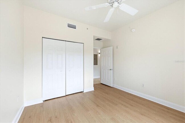Building Photo - 7612 Lake Vista Ct