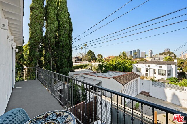 Building Photo - 10623 W Olympic Blvd
