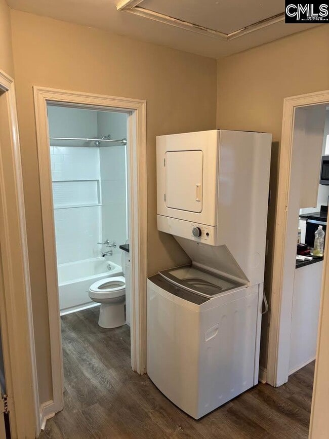 Building Photo - 2842 Superior St